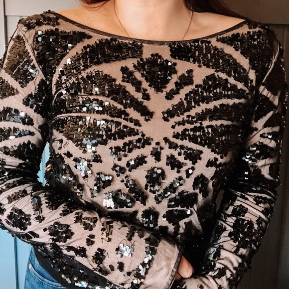 None Tops - Beautiful sequined top